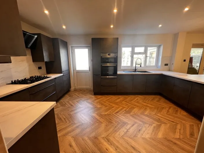 oak-floor-705x529